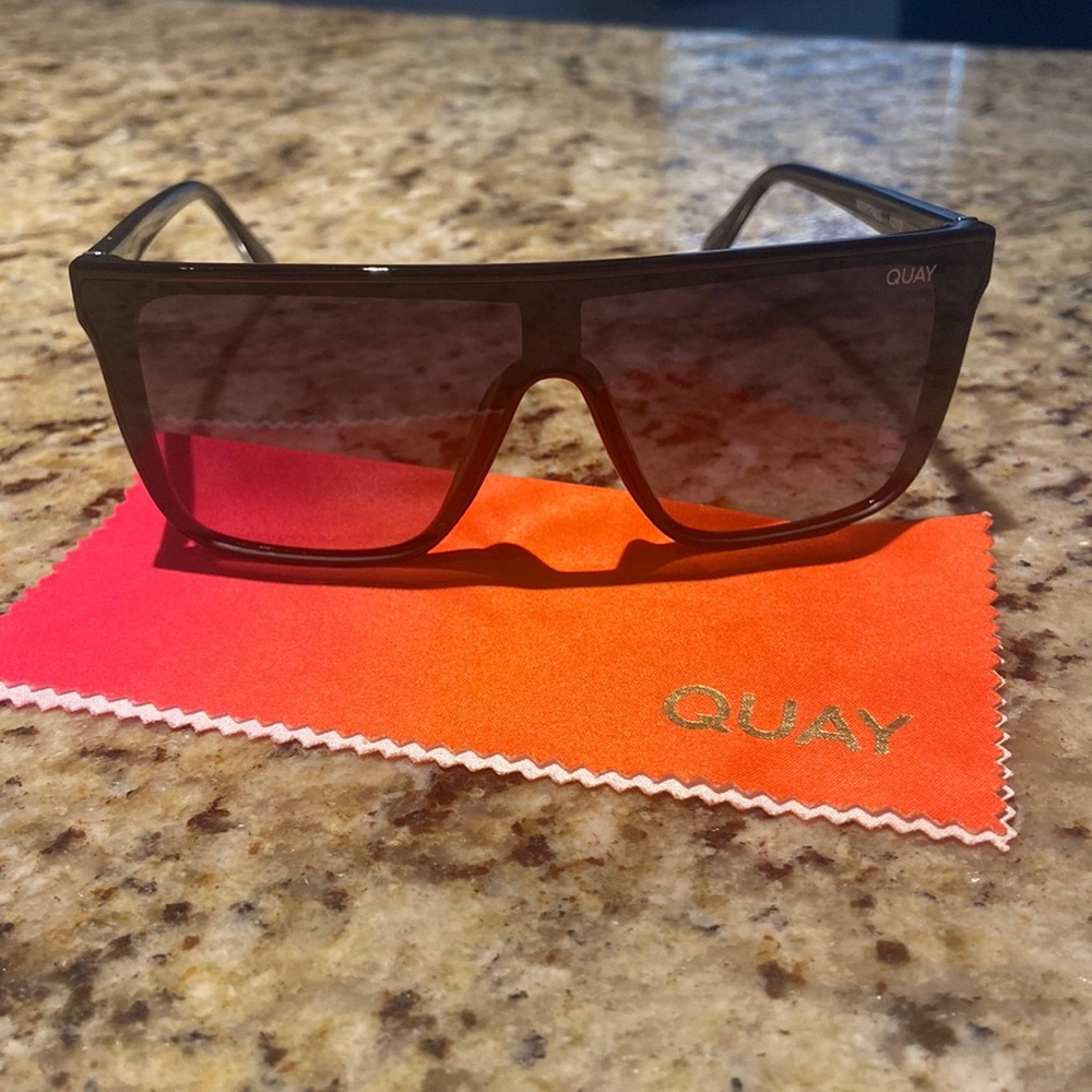 Quay Nightfall Sunnies
